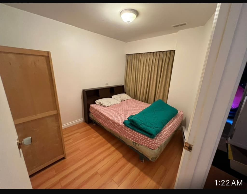 12월 입주 Kingedward역 원베드 원베스 베 이스먼트 1400불 썸네일