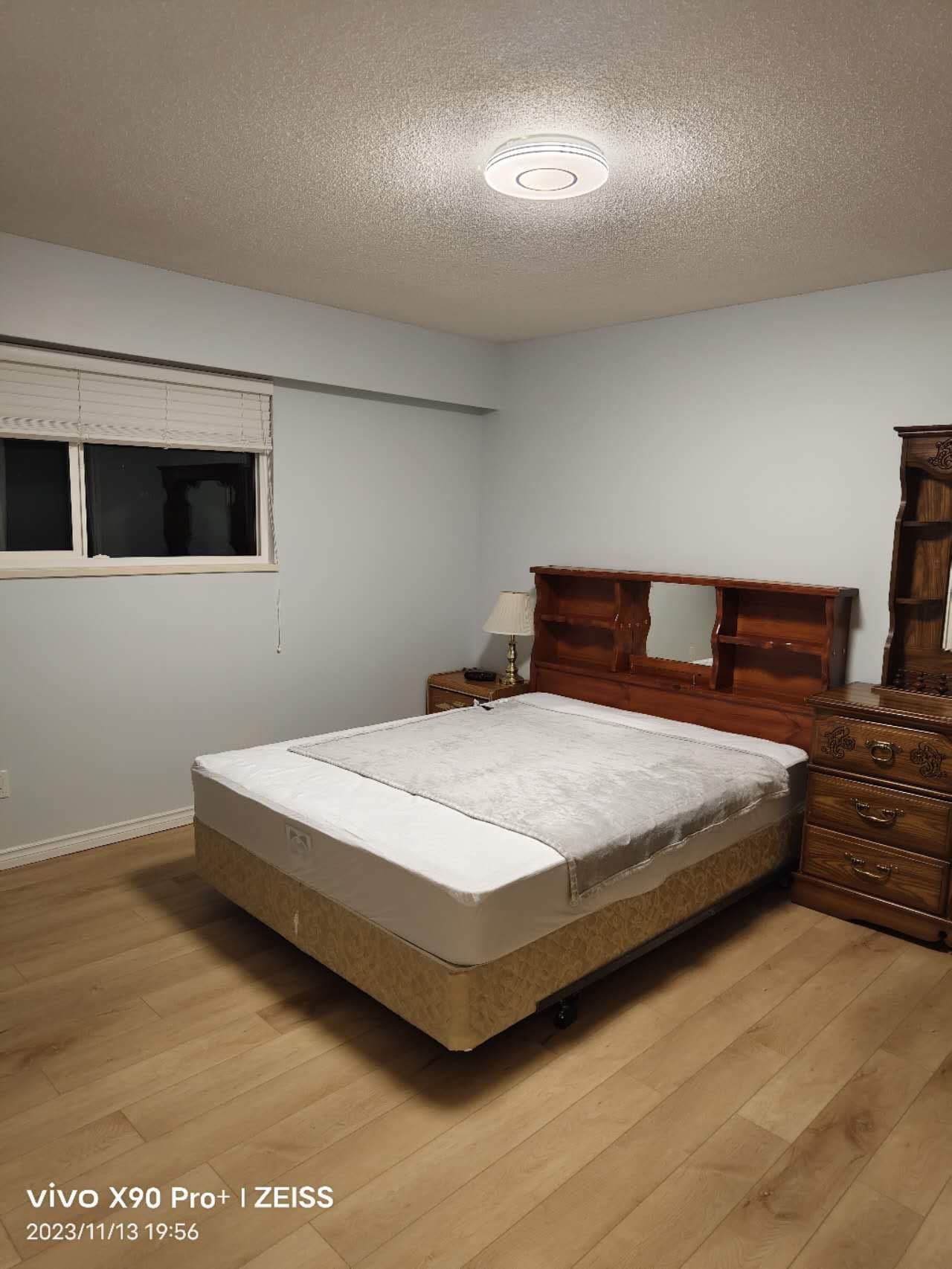 $1000 Renovated Furnished Bedroom Private Bath, 22min to Richmond Centre 썸네일