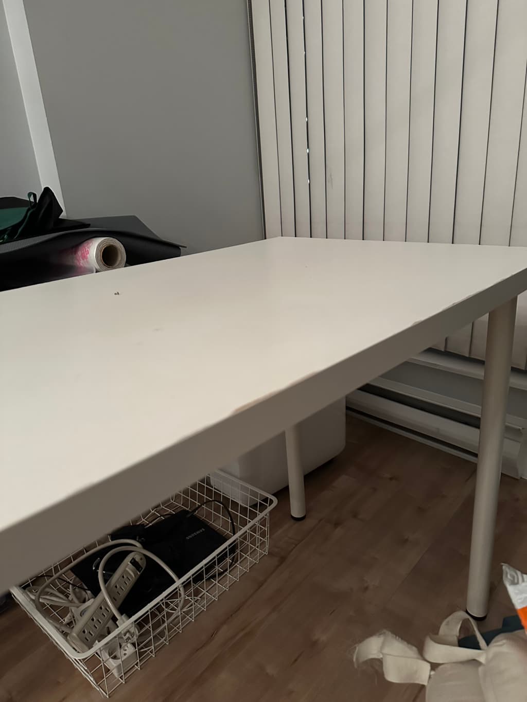 가벼운-헹거-아이키아책상-팝니드-11uBC-이미지