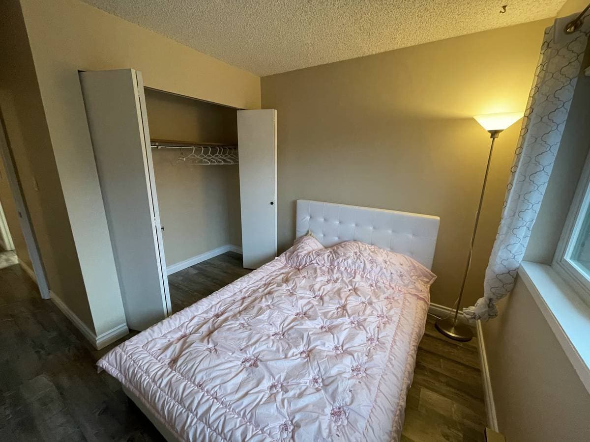 ((12월말이후 원하는시기 입주가능)) 리치몬드 타운하우스 룸렌트. 집 정말깨끗하고 조용해요. 썸네일