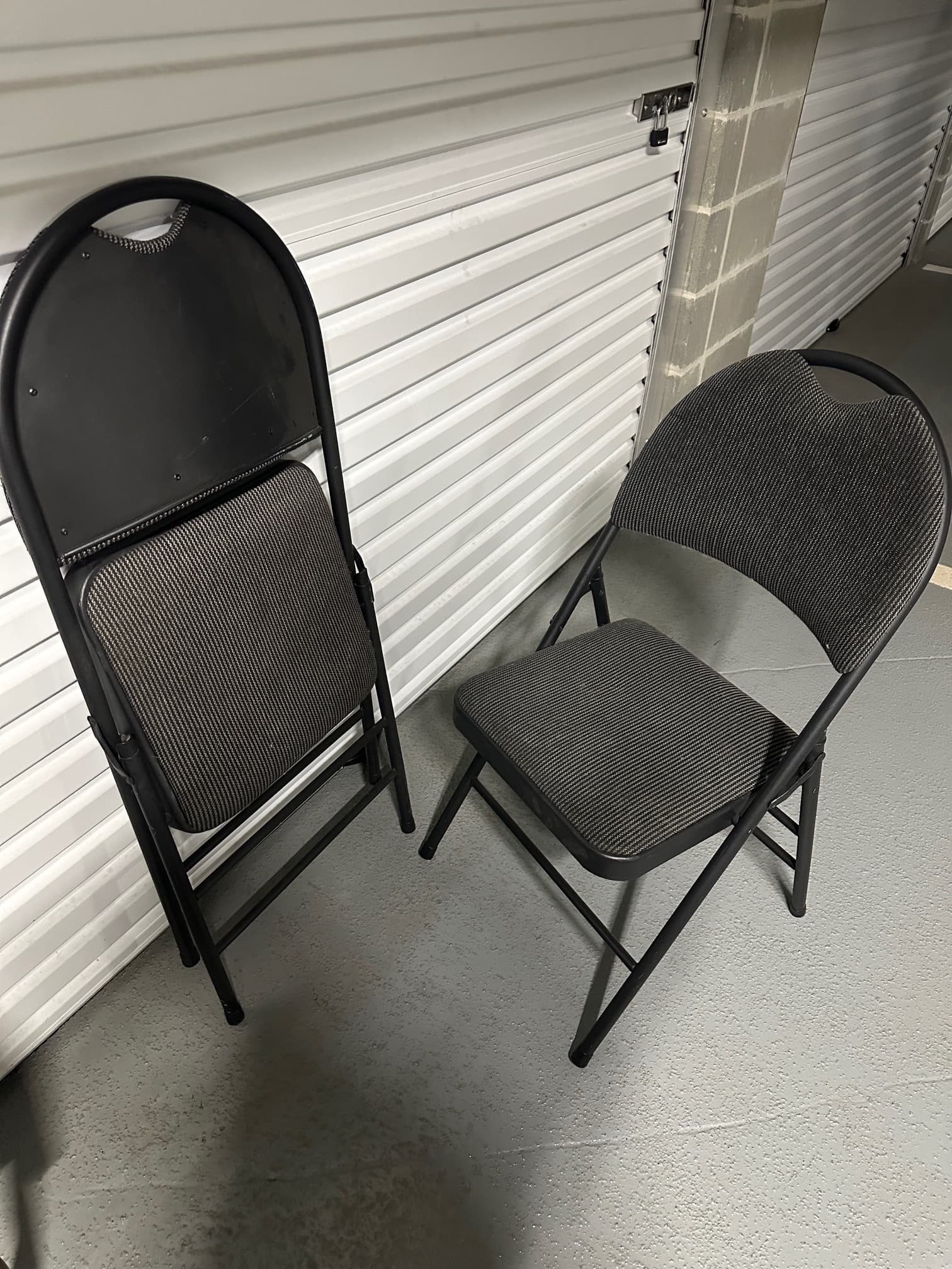Fabric-Folding-Chair-Black-개당-10불-5개있습니다-yqoEK-이미지