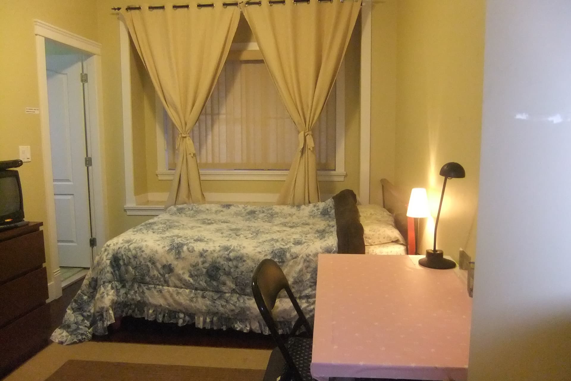 BIG MASTERBEDROOM FOR RENT, OWN WASHROOM, VANCOUVER, NICE AND QUIET 썸네일