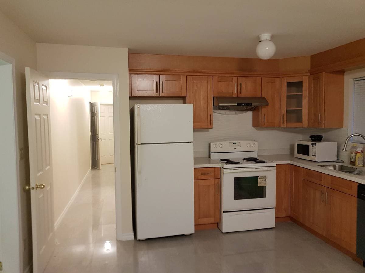 $2,200 / 2br - 650ft2 - 2 BEDROOM 2 BATHROOM NORTH BURNABY KITCHENER STREET 썸네일