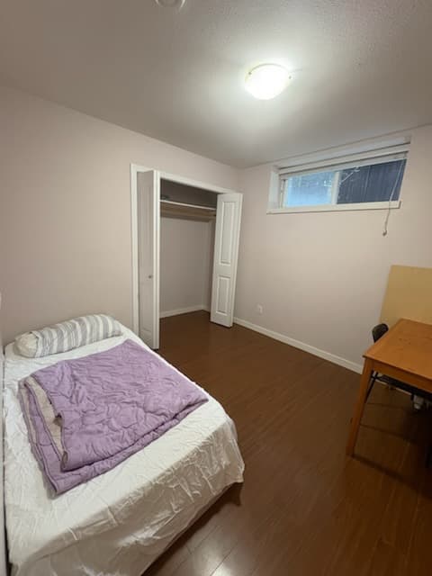 (바로 입주 가능) Lougheed 로히드 Basement Studio / 1 Bed 1 Bath 에 거주하실 한국인 여성분 구합니다 썸네일