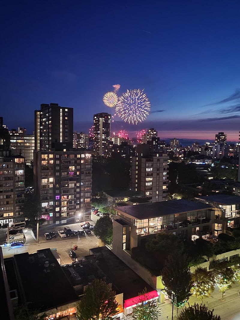 👧 (여성전용) 1존 다운타운 웨스트엔드 위치, 뷰좋고 넓은 원베드 방, Furnished (9월말 or 10/1 입주, 조정 가능) 썸네일