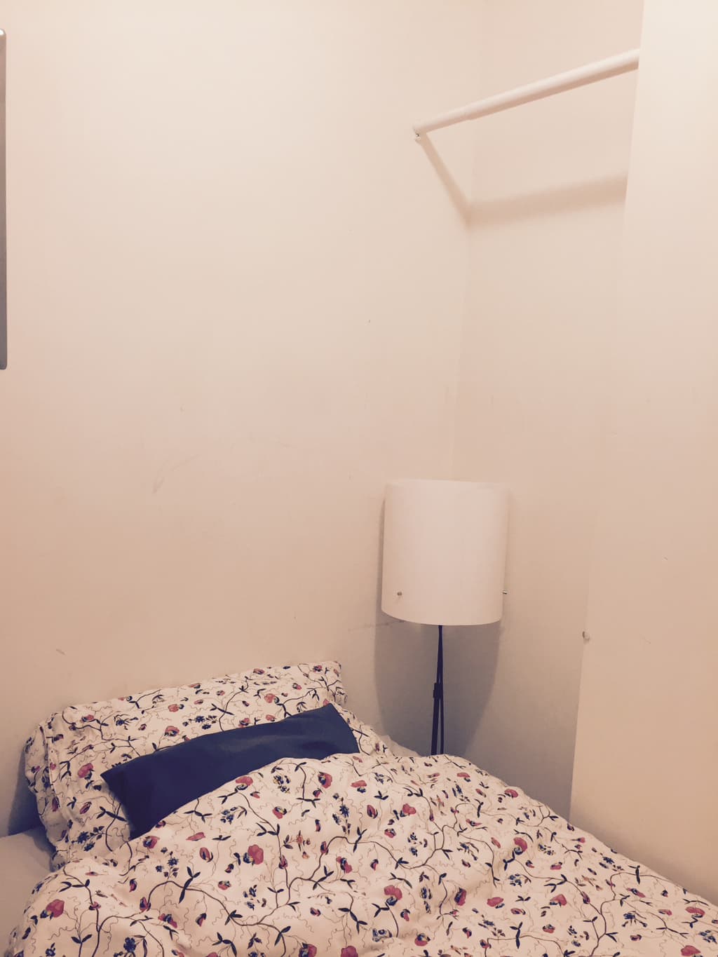 다운타운 스팩트럼 콘도 넓은 덴 룸매 구합니다 1/1 입주 (여성전용) 스카이트레인 도보 1분 썸네일