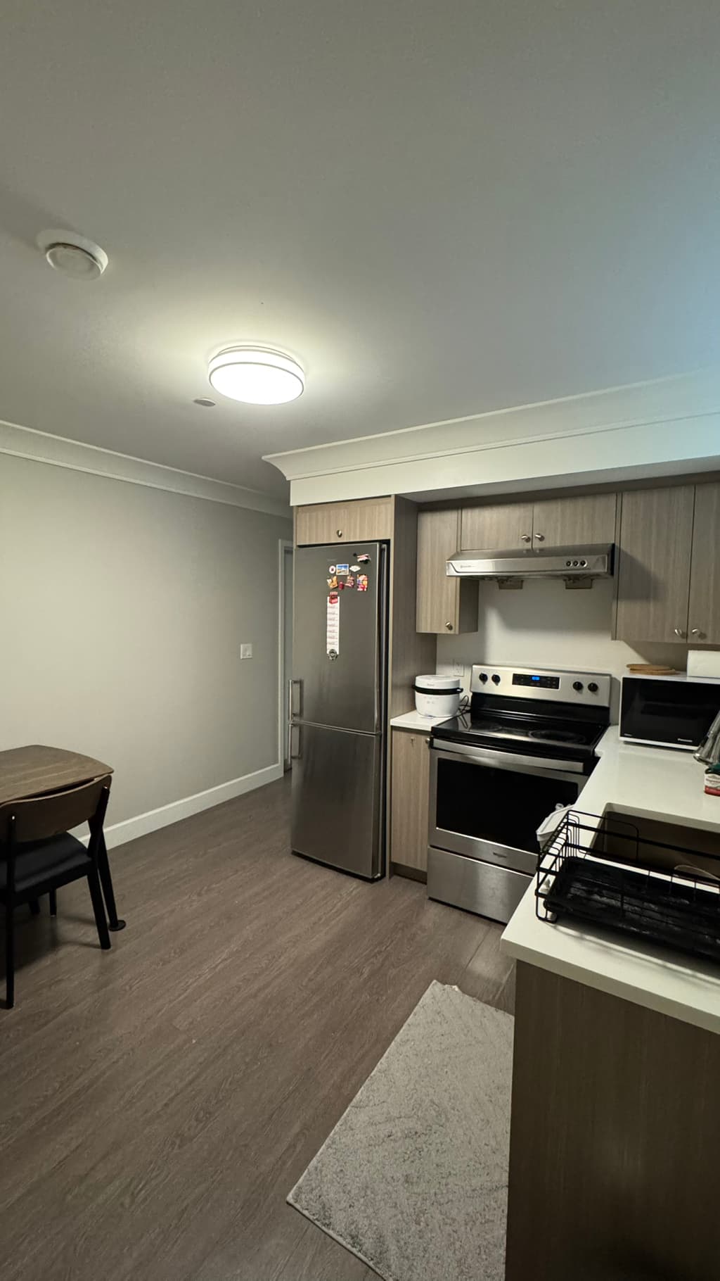 E 54th ave 근처 조용한 동네 ! 테이크오버 구합니다! 커플추천! 친구끼리 추천! 2bed+1bath 썸네일