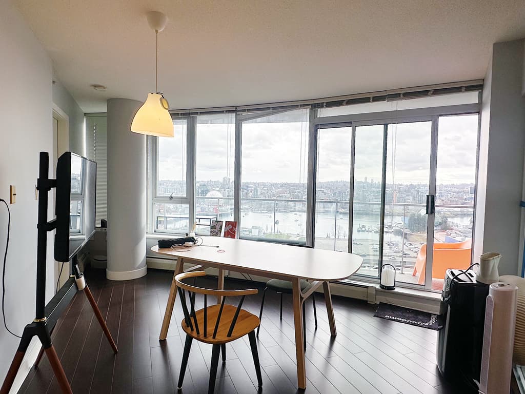 🌊 다운타운 여성전용 | 오션뷰 콘도 | 스테디움역 도보 5분 | 마스터룸 | 거실쉐어 없음 썸네일