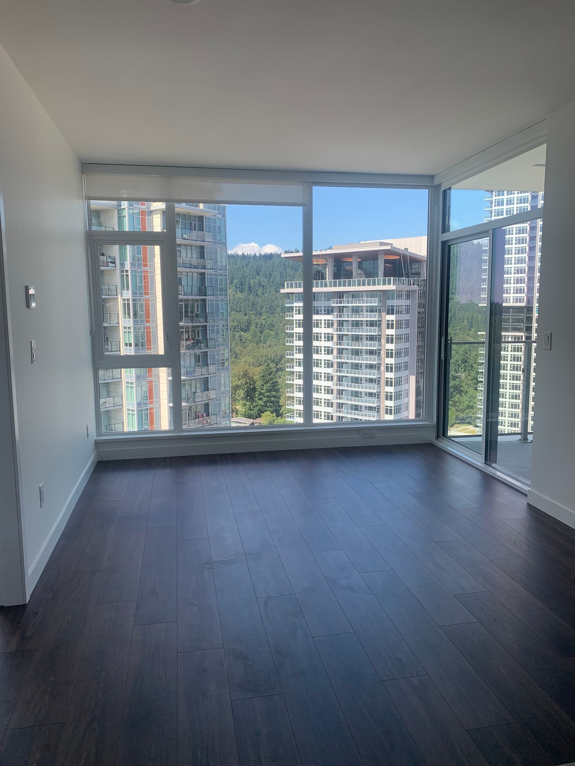 버퀴틀람역 초역세권 Brand NEW콘도 2BED 2BATH 렌트합니다 썸네일