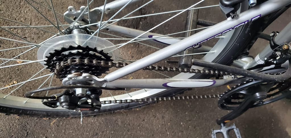 다운타운에서-새-자전거-팝니다-6r4kG-이미지