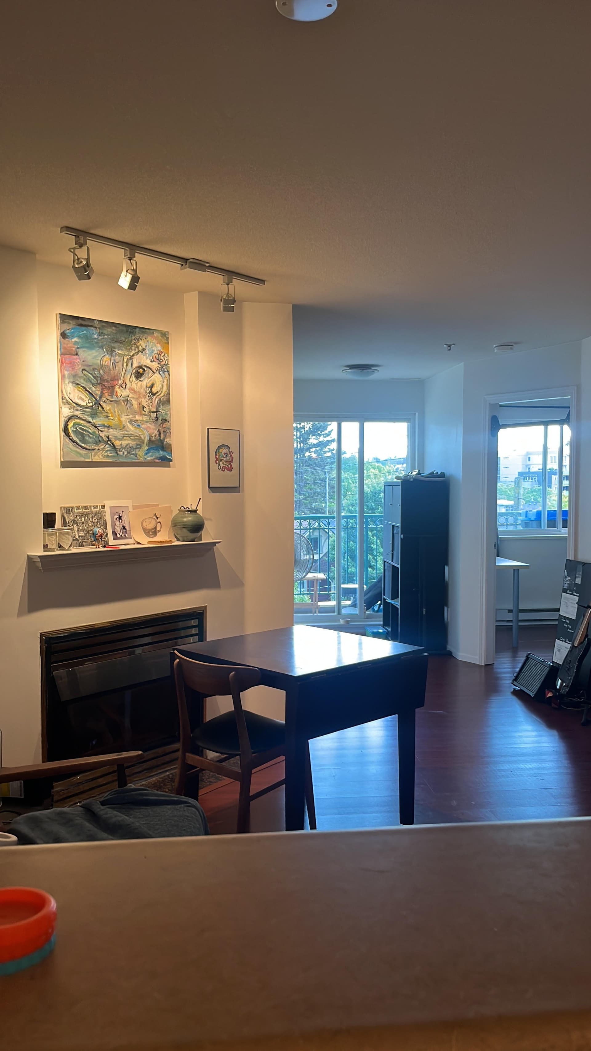 1월15일 혹은 2월1일부터 2베드 아파트 룸메 구합니다. $1200 868 kingsway 썸네일