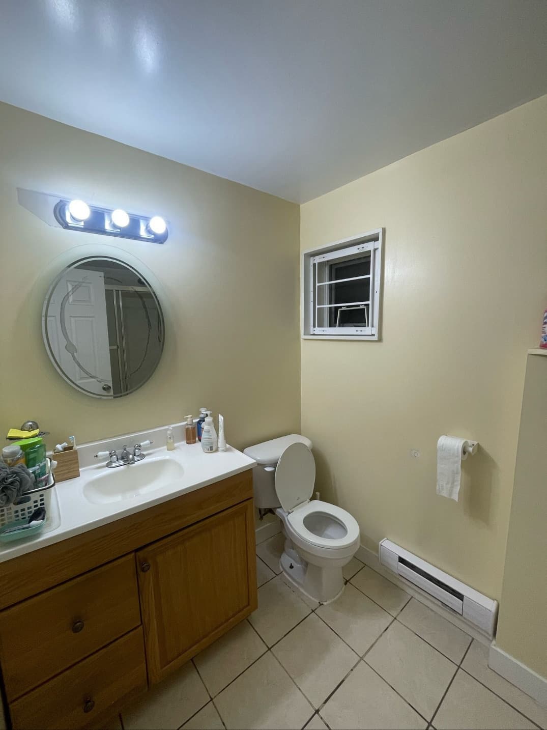 루퍼트 역 (1 zone) 6분거리 깨끗한 방 렌트 - $900 유틸/인터넷/AC 포함 - 11월01일~15일 입주 가능한 여자분 썸네일