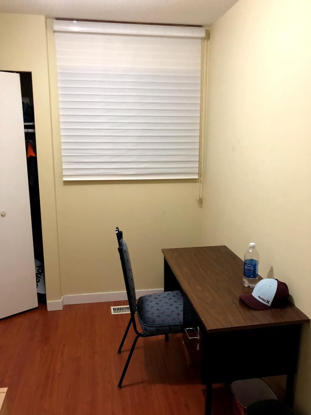 29번가역 도보 8분거리, 하우스 2층방, $700, 남성전용 썸네일