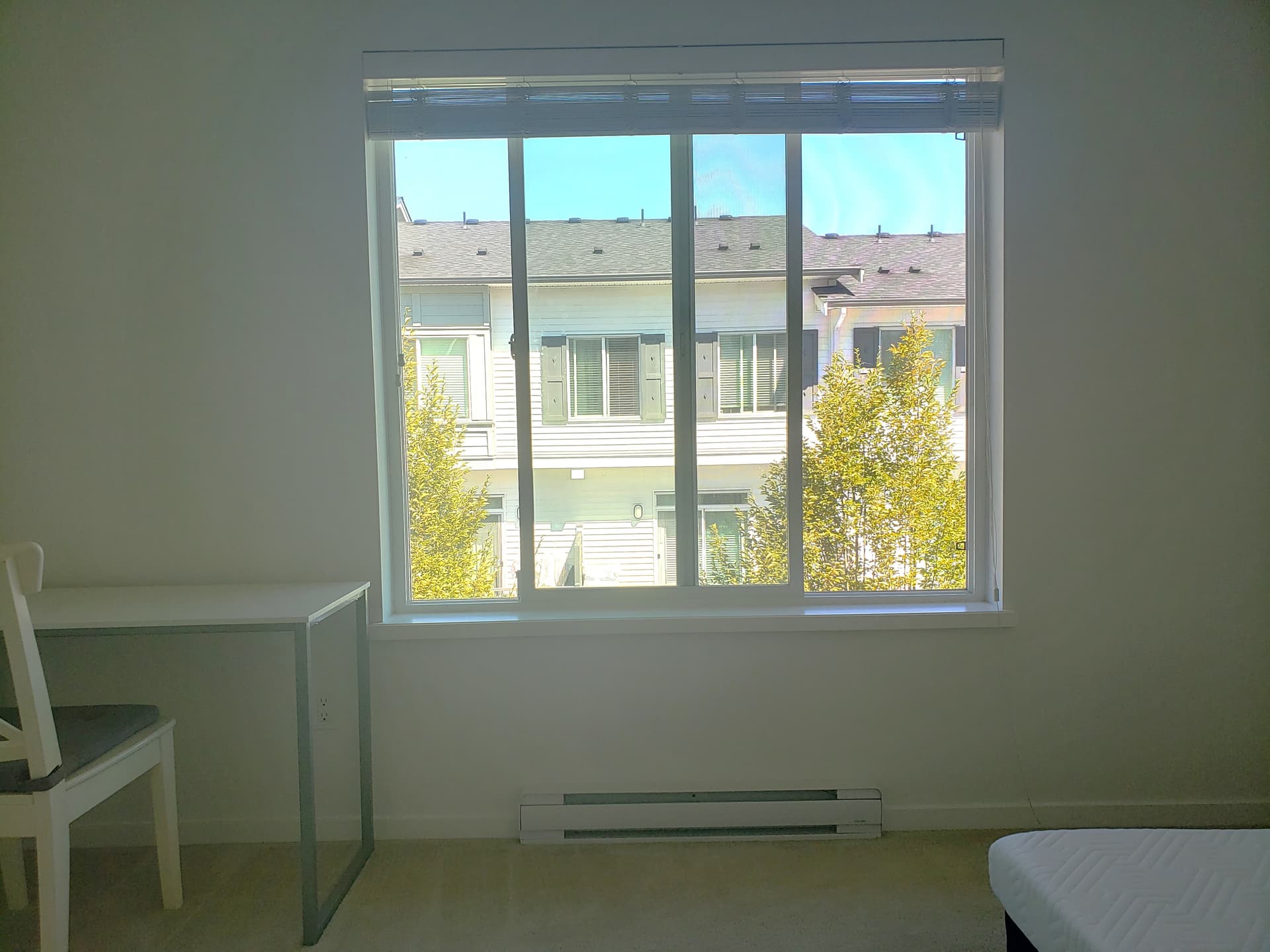 써리 길포드 여성전용 타운홈에서 룸메구해요^^ (1월 1일 입주) 썸네일