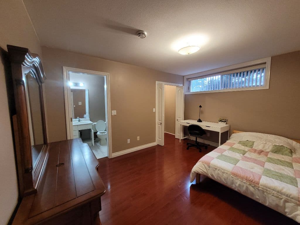 버나비 하우스 여성전용 렌트 (12월, 입주 시기 11월부터 조정 가능) 썸네일