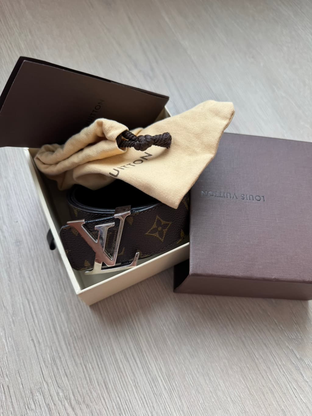 LV-Initiales-40MM-Reversible-AEFzj-이미지