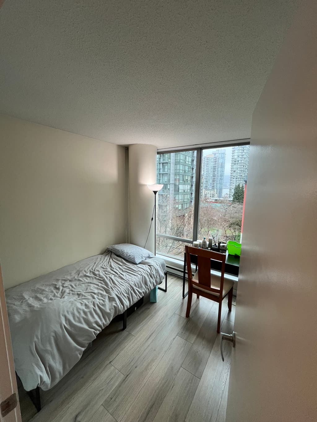 12월 다운타운 세컨룸 룸메구합니다. 단기 썸네일