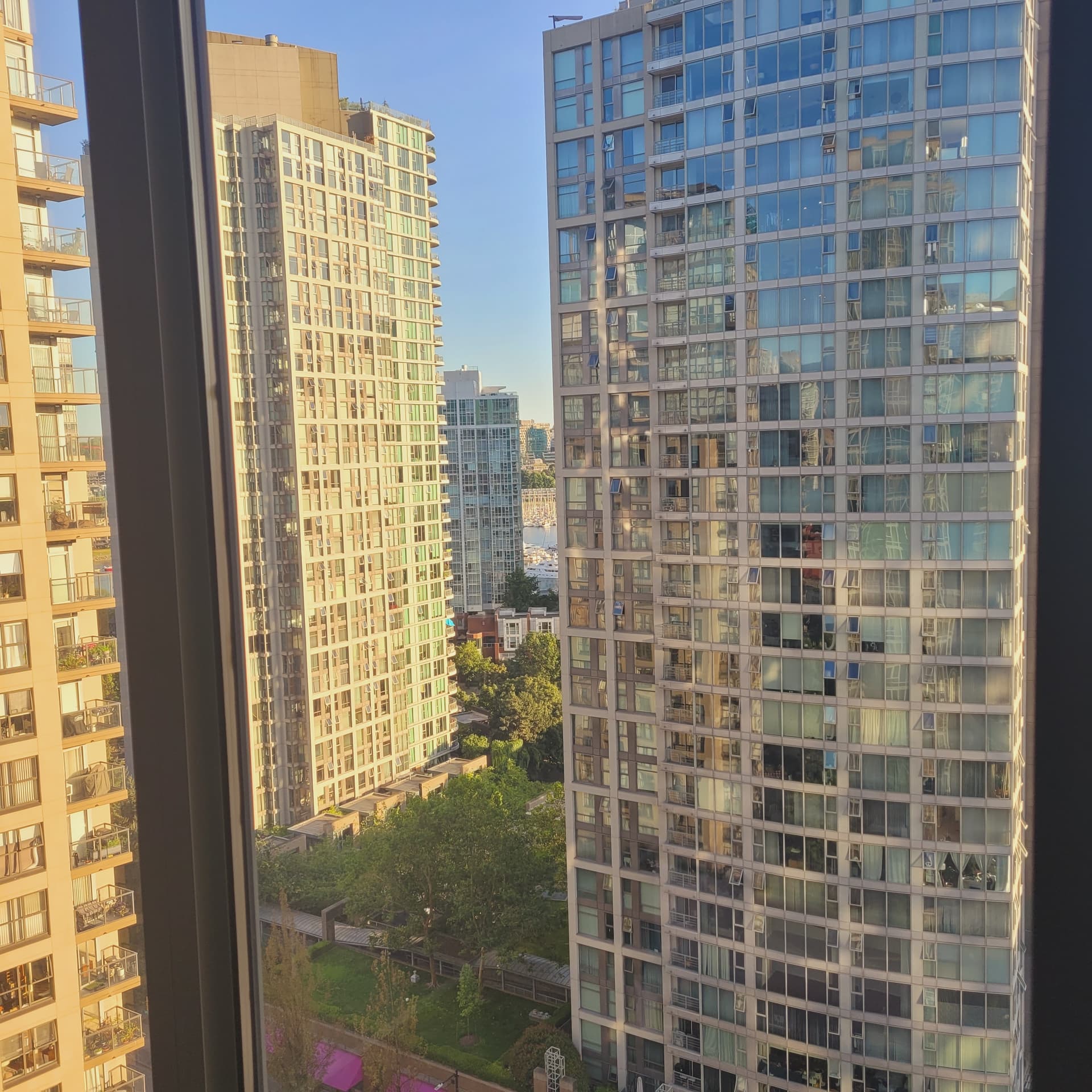 26년 3월입주 예일타운! 로케이션 정말 좋은 "서드룸" 룸메구해요! 썸네일