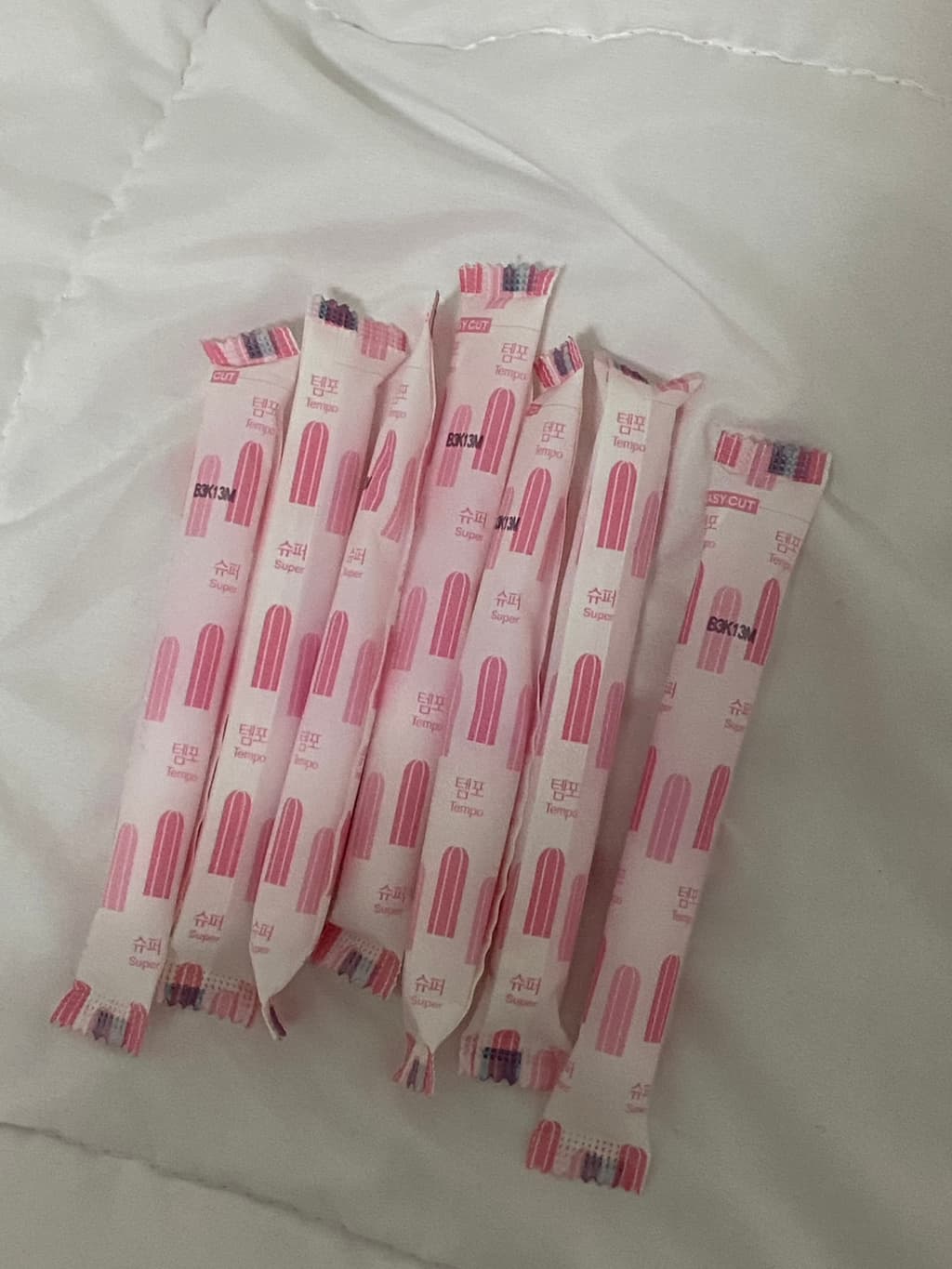 화장품-생활용품-여러가지-잡동사니-Hj9kv-이미지