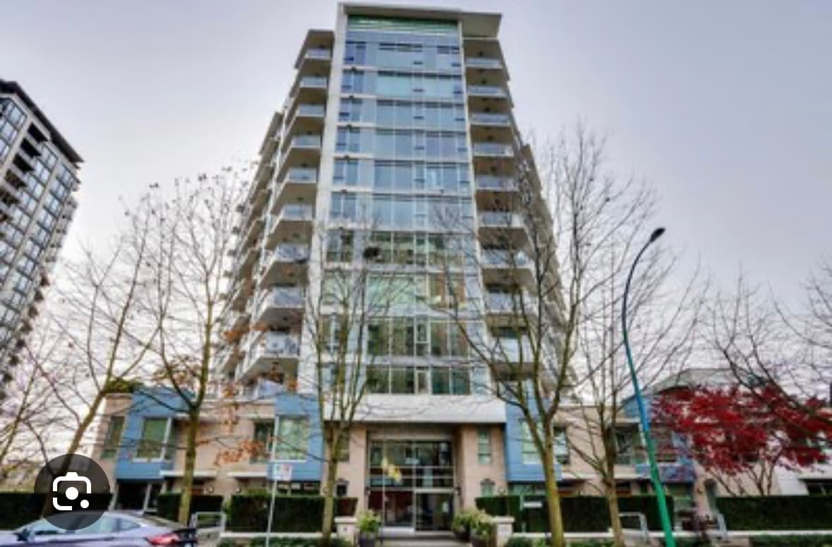 노스벤쿠버 룸렌트 여성분 구합니다 2Bed & 2Bath 콘도 $1500/month 씨버스5분 거리 즉시입주 $750 deposit 썸네일