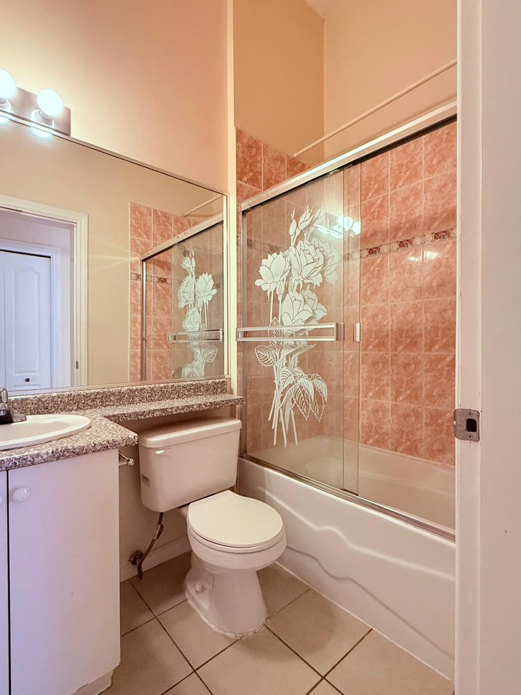 메인스트릿 1bed 1bath 전체유닛 $1400 / 총 두 명 거주 가능✨🤎🤎🤎🤎 썸네일