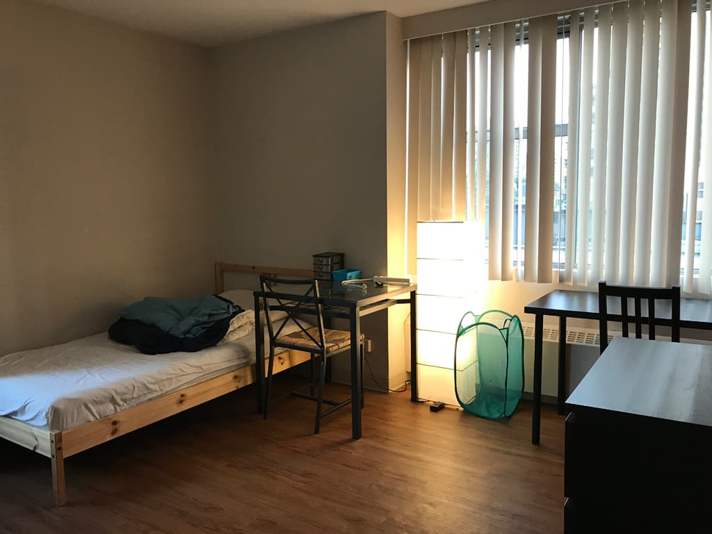 다운타운 여성전용 - 거실쉐어 9/25 혹은 10/1 입주 1명 $700 썸네일