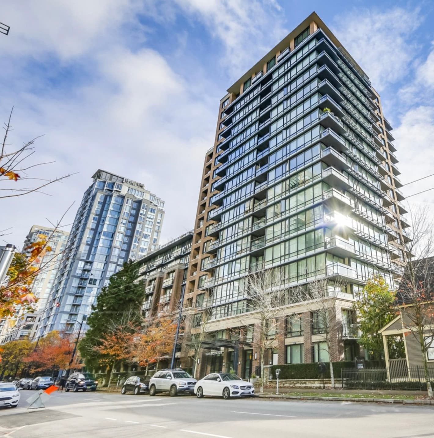 📍 #3 & 5 - 예일타운 - 여성전용 - 마스터룸 1인/2인 or 서드솔라룸 (거실 쉐어X) - 2/1 or 1/28 첫달 할인 썸네일