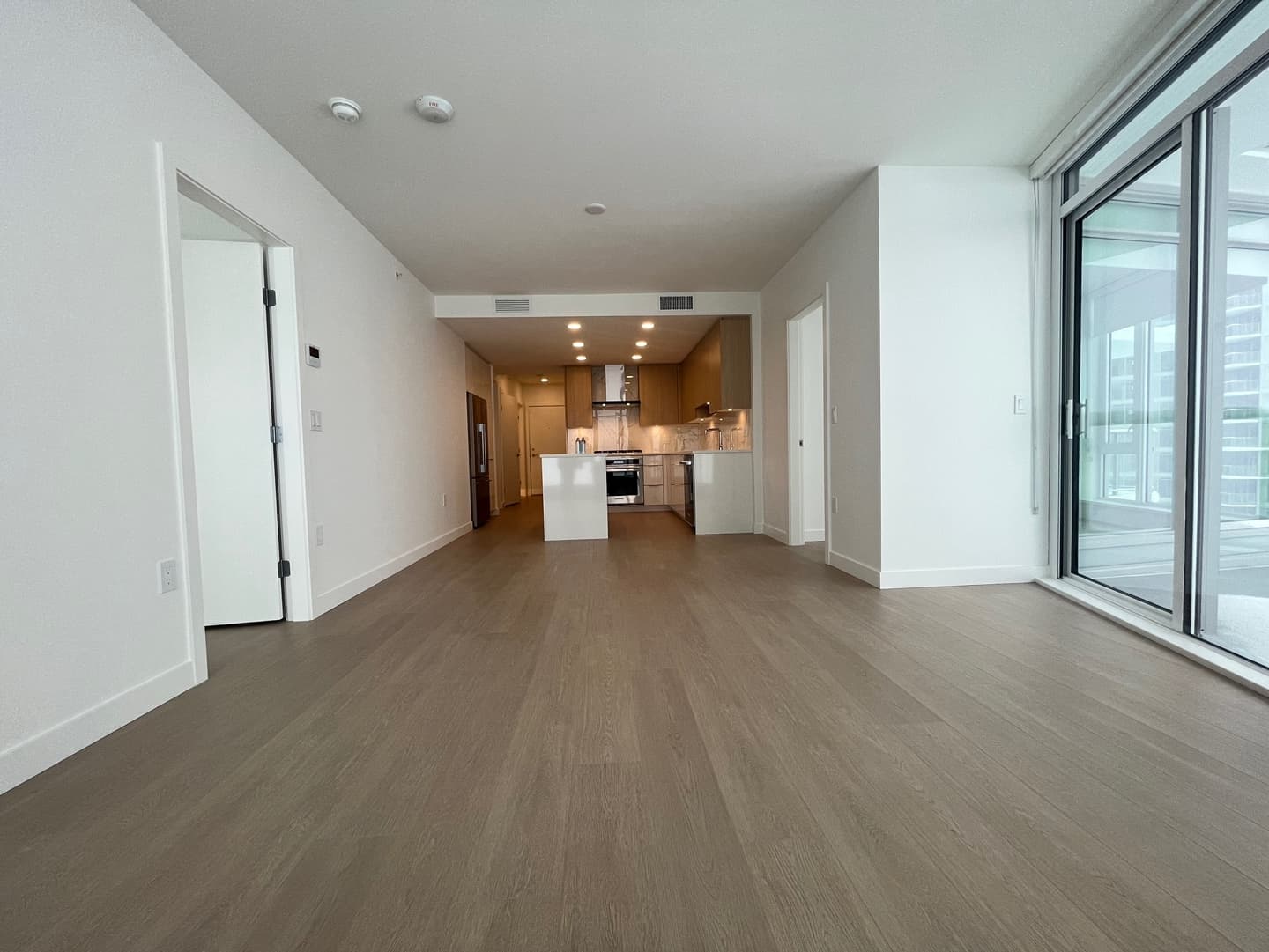 (여성전용) 즉시입주!가격내림!~ 단기 마스터룸 에드먼즈역 룸메 구합니다-2명 가능 썸네일