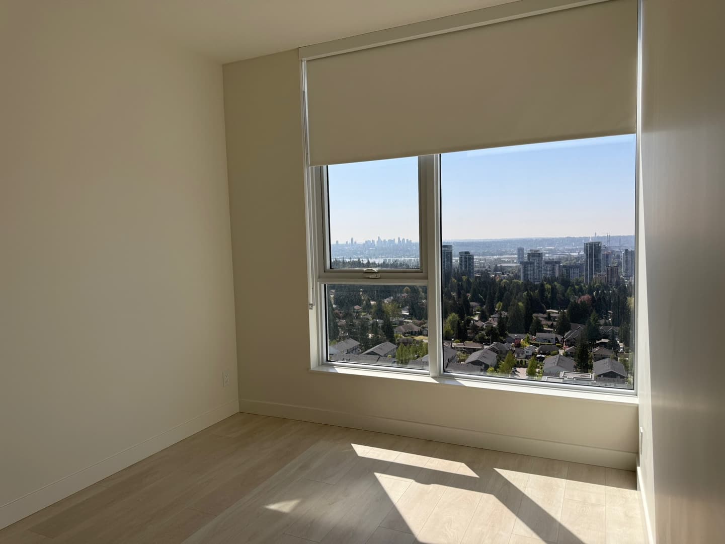 버퀴틀람 2 BED 2 BATH 신축 콘도 전체렌트 썸네일