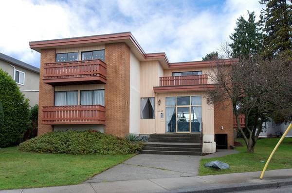 $1,800 / 2br - 700ft2 - 2 BED 1 BATH SUITE METROTOWN AREA IMPERIAL STREET ( 썸네일