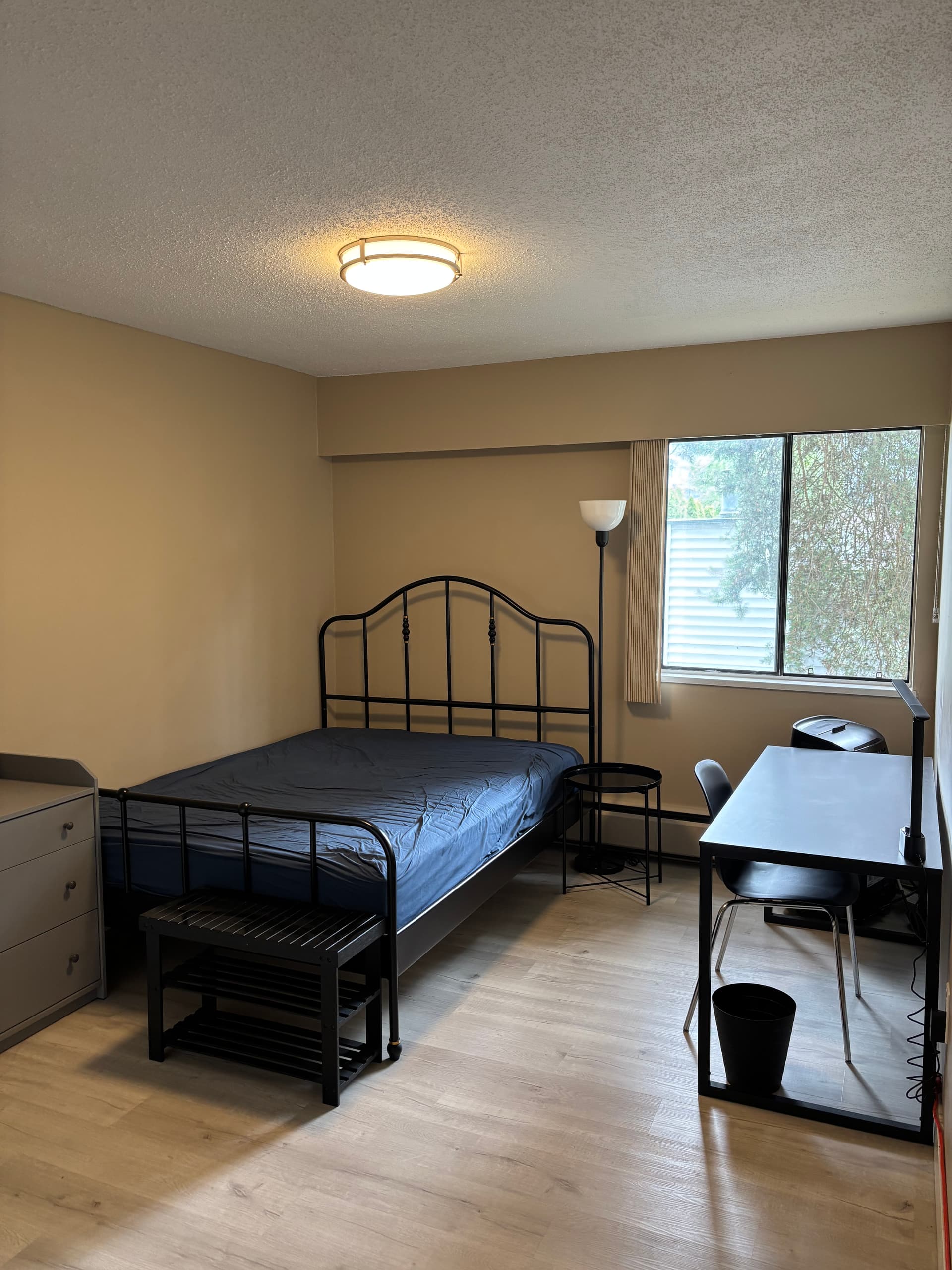 로히드 룸렌트 합니다 1월 입주 가능 남성 썸네일