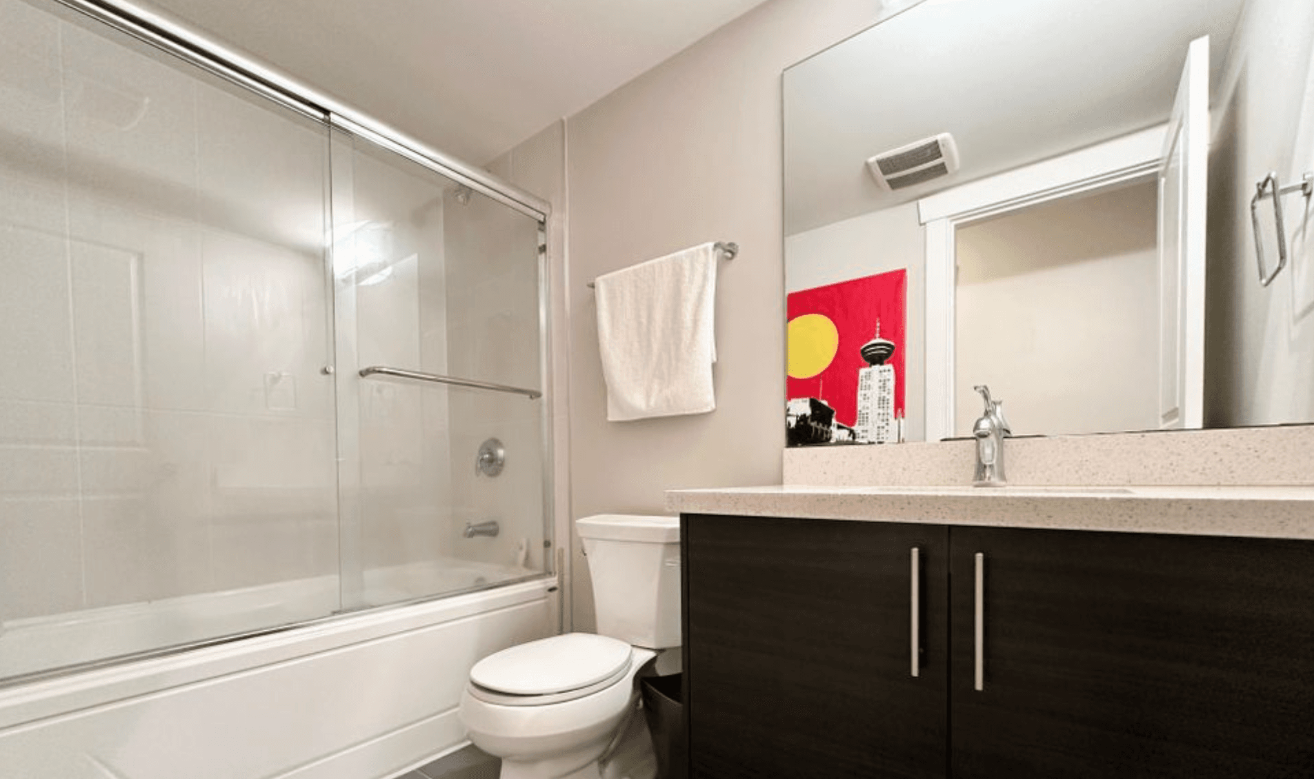 Vancouver Main & 17th – 가든 스위트 전체 렌트 $2,295 (Furnished) 썸네일