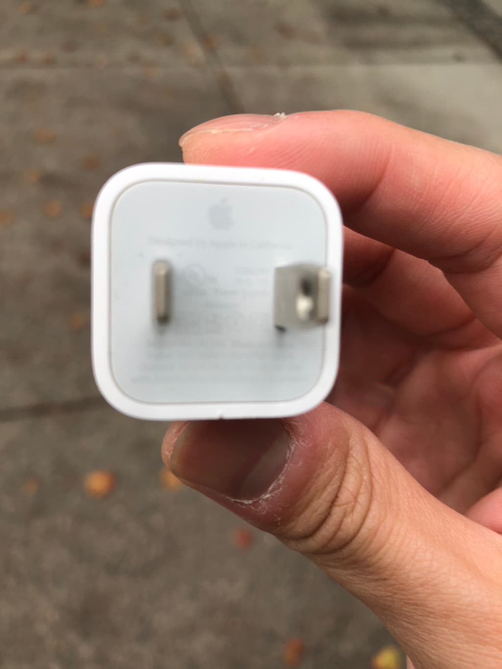 충전기-블록-손목시계-USB-C-to-A-어댑터-아이폰-17-기본형-케이스-치간칫솔-팝니다-ICens-이미지