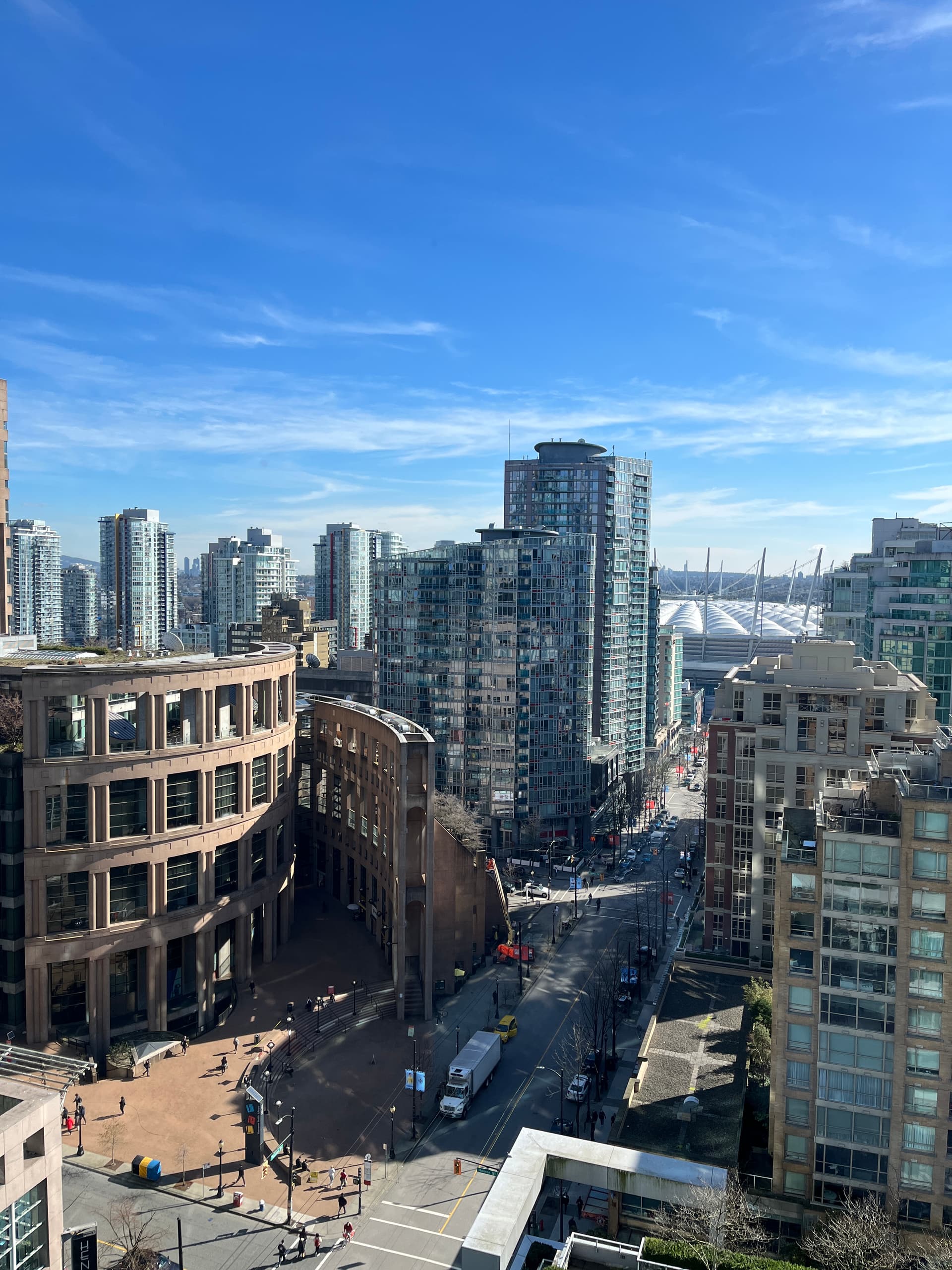 위치좋고 깨끗한 다운타운 콘도에서 세컨룸 사실 여성룸메 구합니다(여성전용) 썸네일