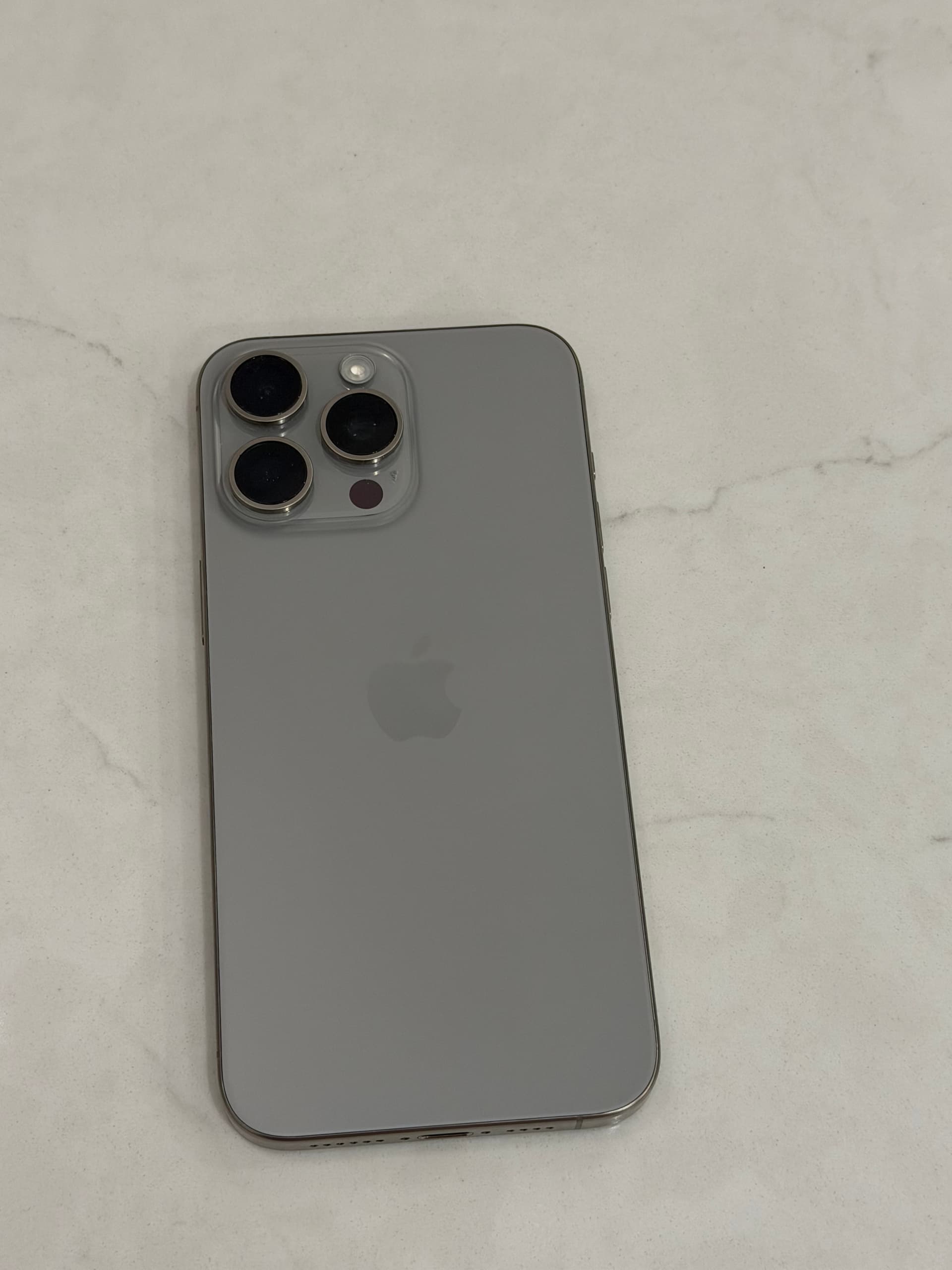 아이폰-15-프로맥스-1TB-xiK87-이미지