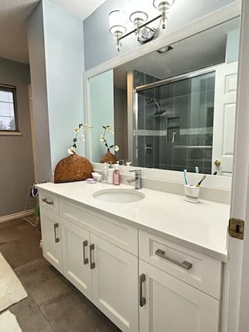 밴쿠버 웨스트 조용한 하우스(오크리지 몰 역 5분) 룸 쉐어 썸네일