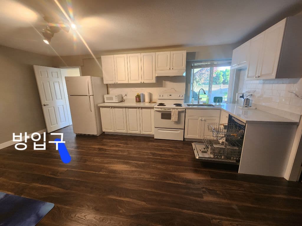 로히드 마스터룸 단기 있습니다!!(1월1일~16일)40cad/일 선입금X 썸네일