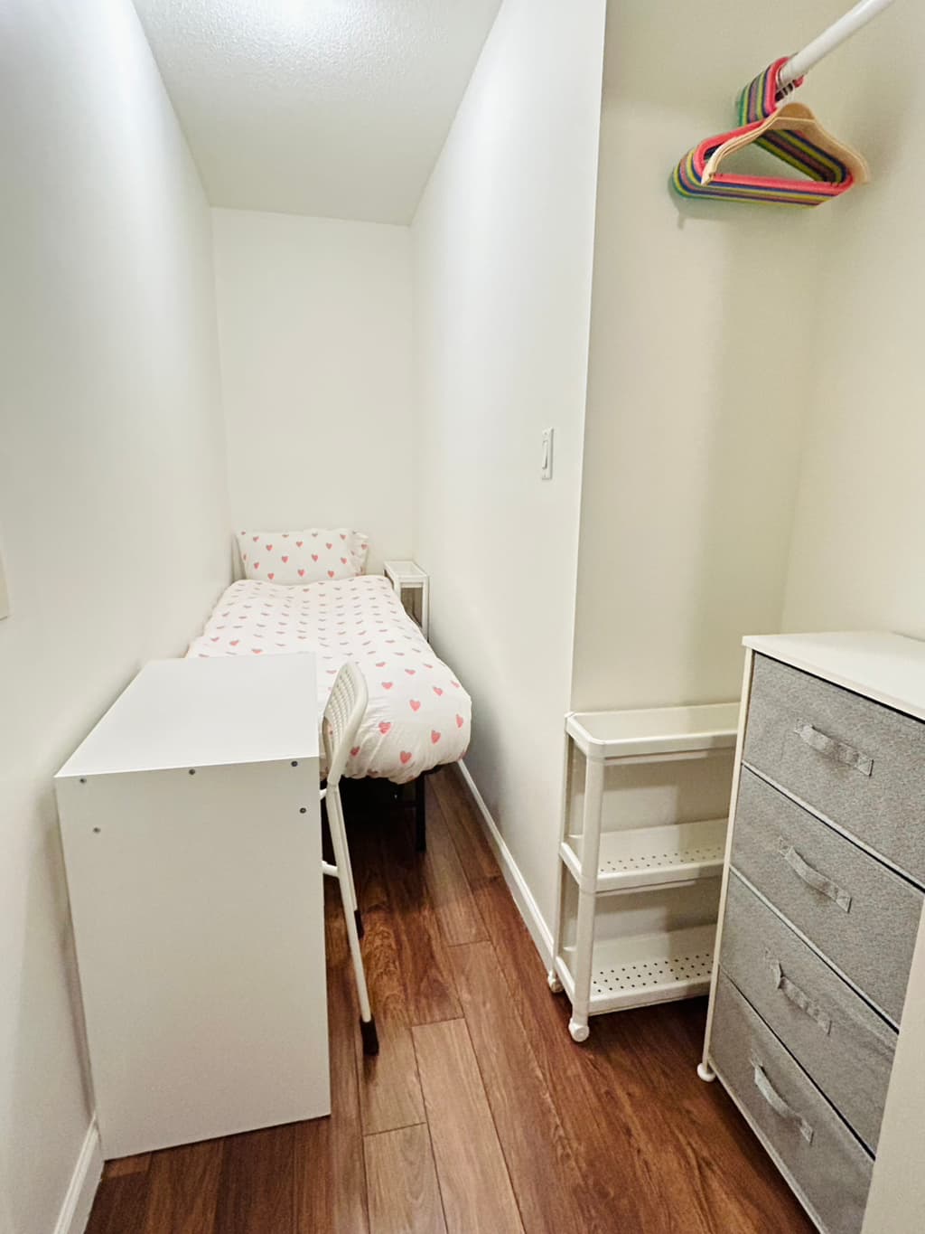 여성전용, 거실쉐어 없는 다운타운 덴 렌트합니다 (1.1 입주) 썸네일