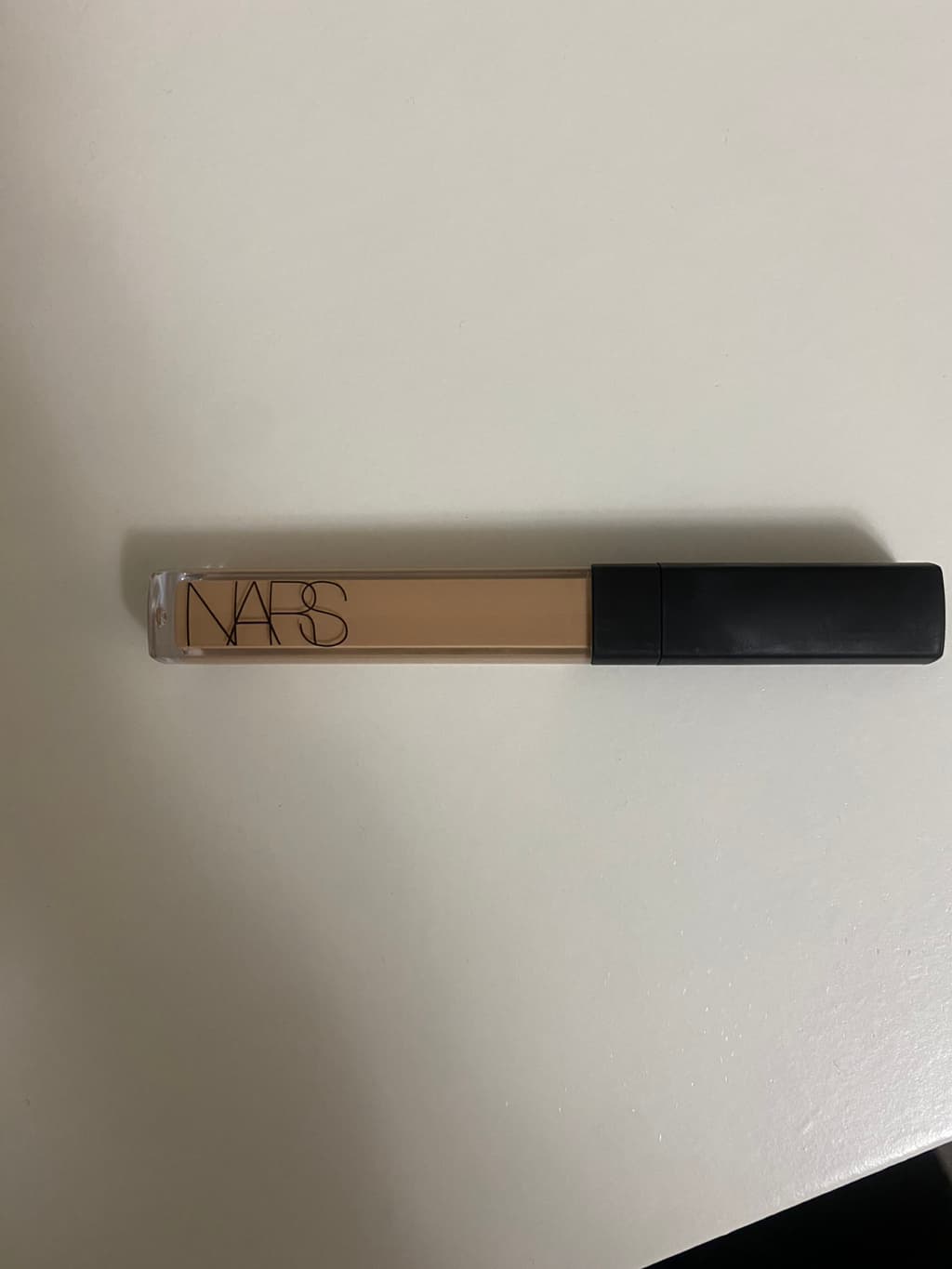 나스-컨실러-aYMGs-이미지