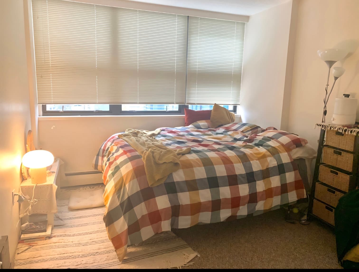 다운타운 랍슨st 위치한 777 Cardero st 세컨 룸매 구합니다. 총 2명 사는 집 12월17일부터 입주가능 썸네일