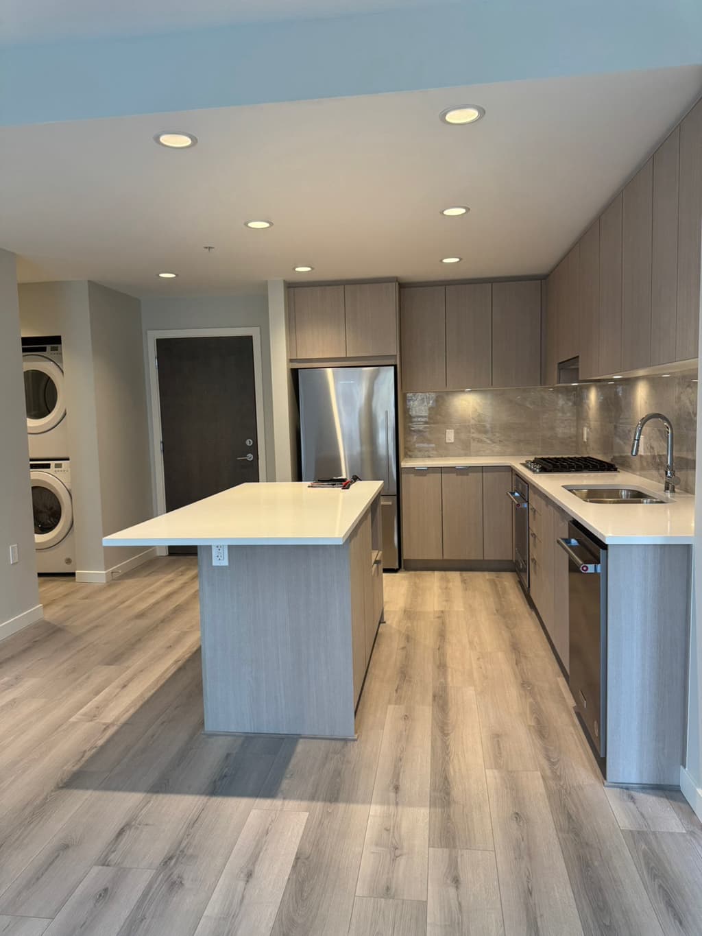 12월 한달 단기 구합니다 (원하시는날짜 조정기능합니다 썸네일