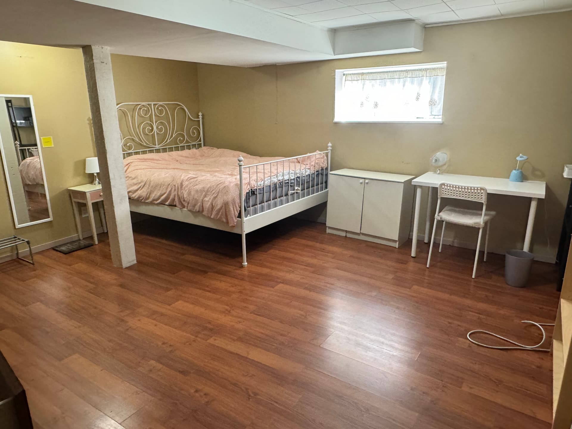 🍂가격인하🍂 키칠라노에서 입주하실 여성룸메분 구합니다(장, 단기 가능) 월 900 /디파짓 반 (즉시입주 가능) 첫달 800불 썸네일