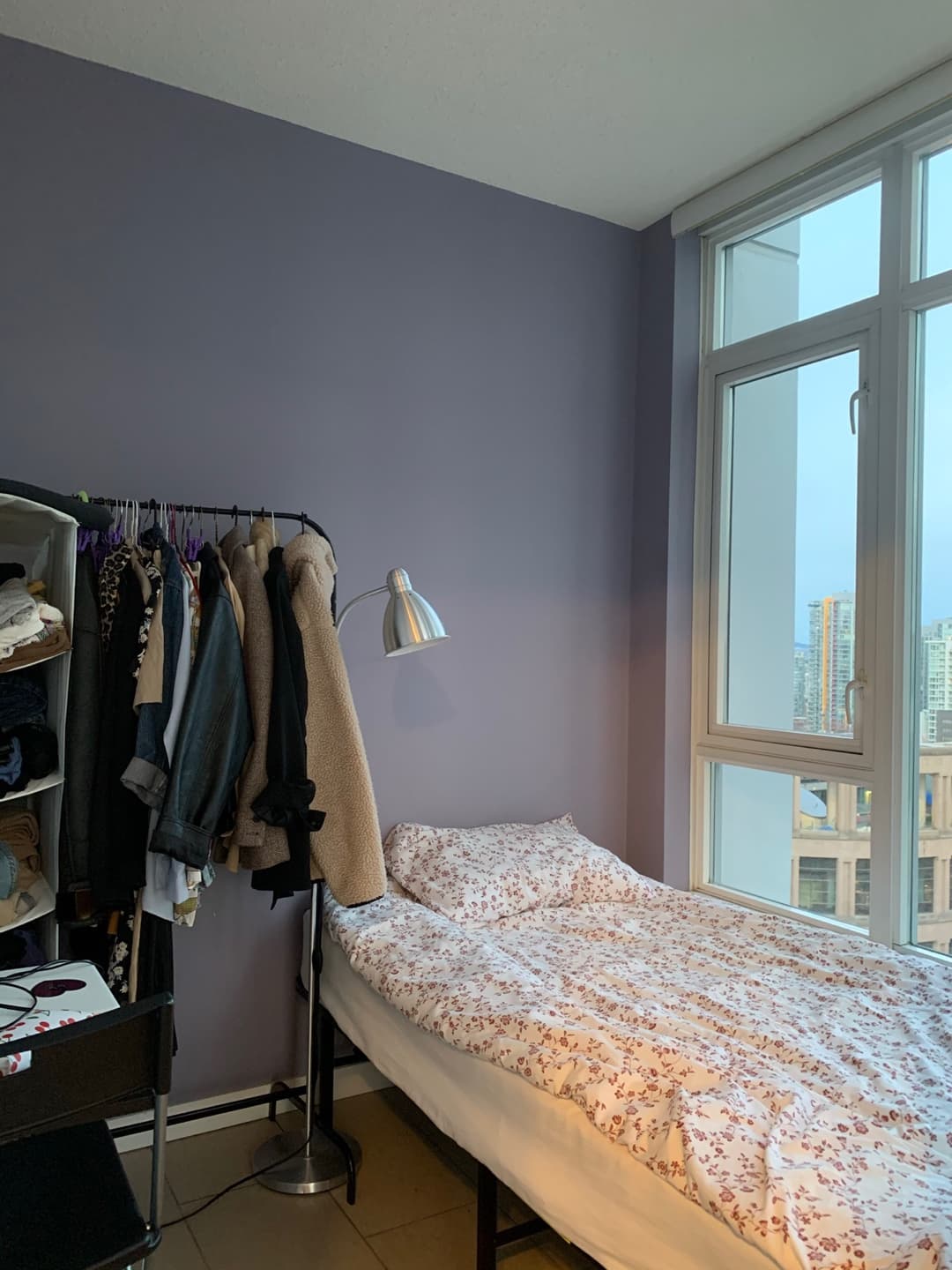 다운타운 콘도에서 솔라 사실 여자룸메 구합니다(여성전용) 썸네일