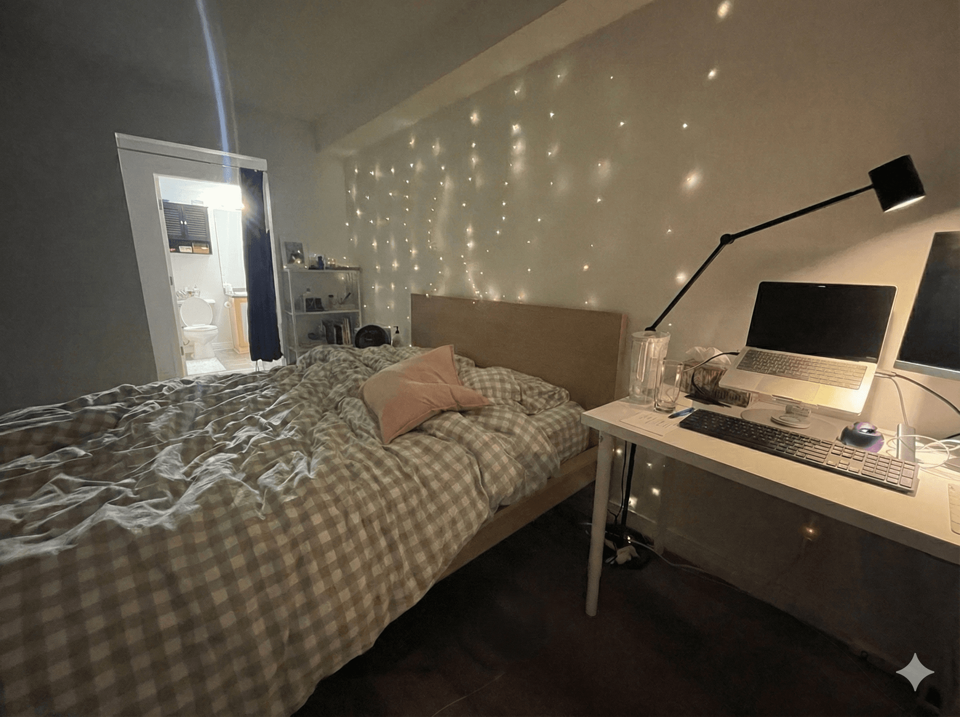 뉴웨스트 역세권 2B 2B 마스터룸 (개인 화장실, 거실룸메 x) 썸네일