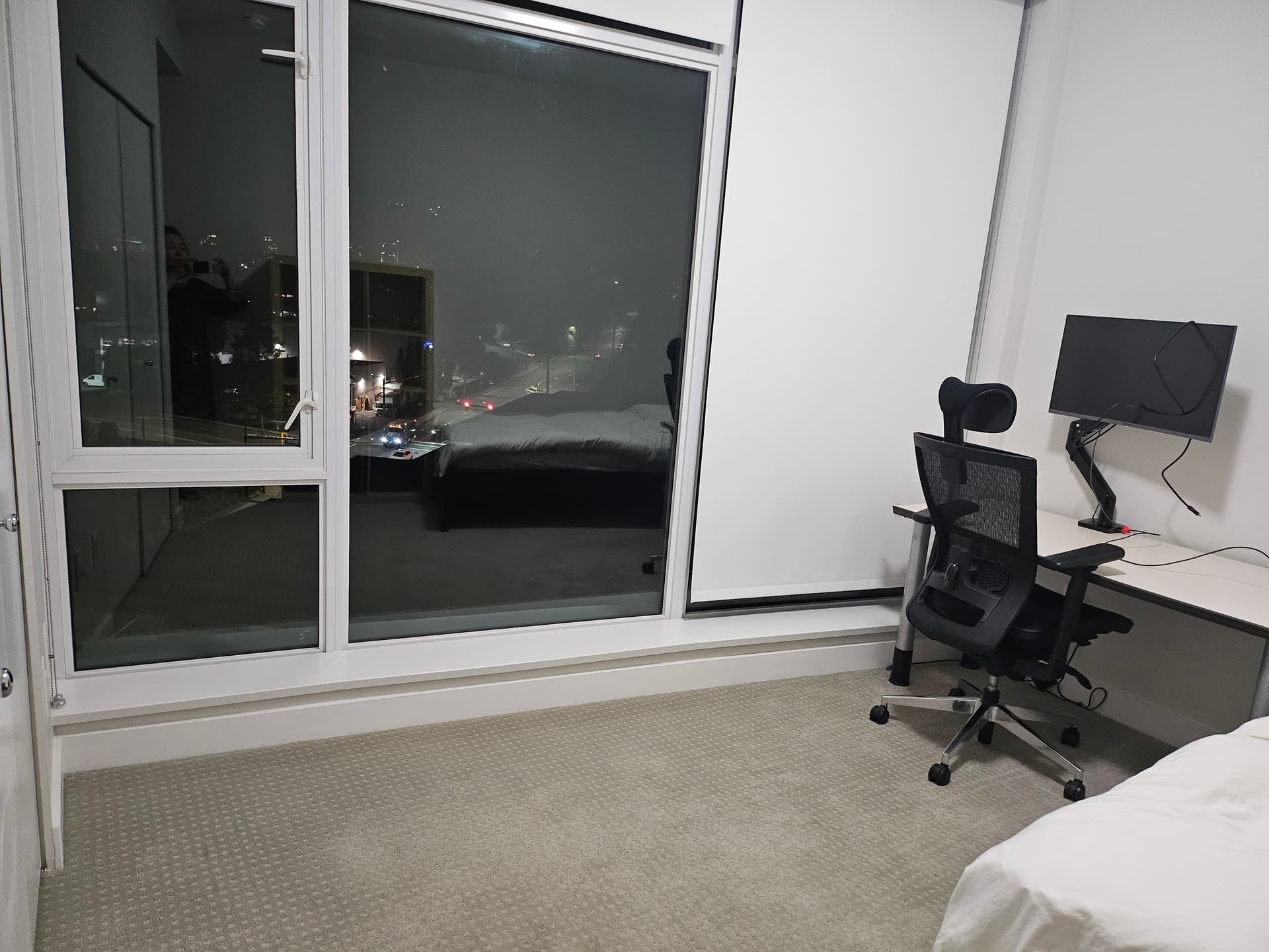 버나비 (길모어역/브렌트우드) Room+개인 화장실 10월 입주가능! $1400 (utility/internet 포함) 썸네일