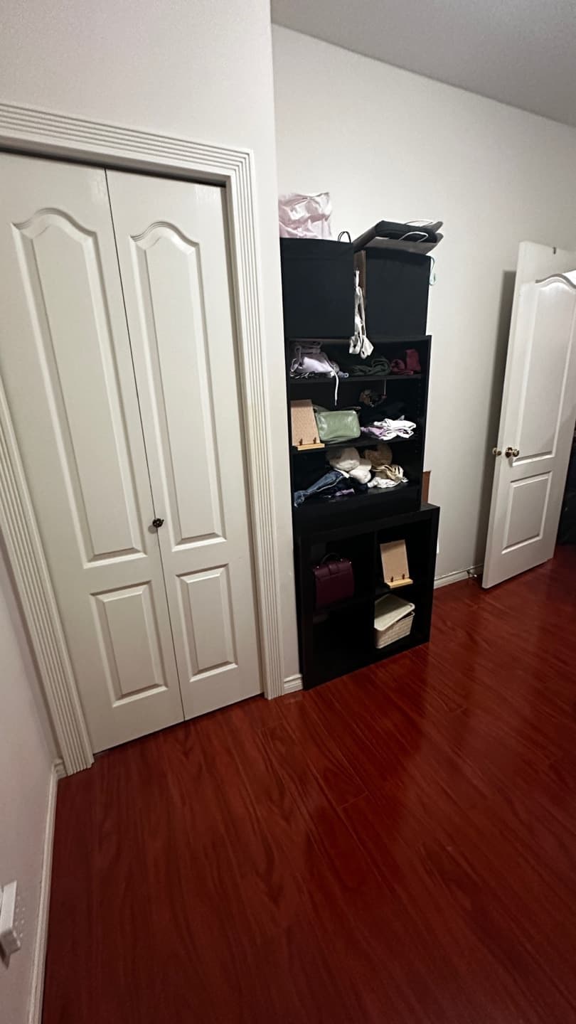 밴쿠버 1존 29th 역 건너편 여성전용 하우스🏠 마루바닥, 거실쉐어X(12월1일부터) 썸네일