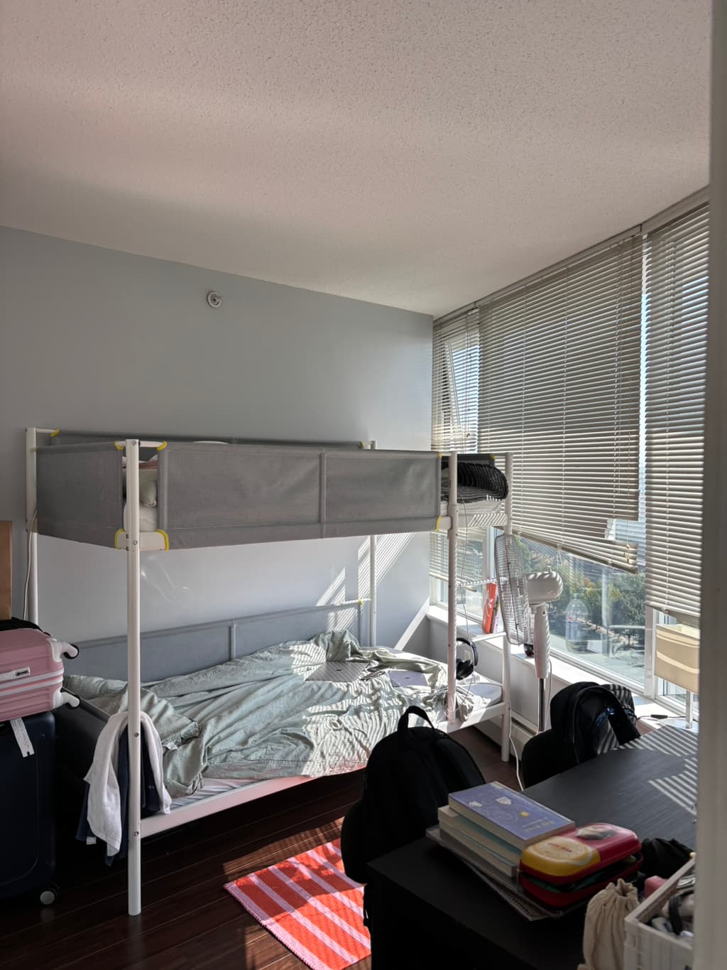 다운타운/12월 15 입주 마스터룸 쉐어 여성전용 거실쉐어 없음 / 오션뷰💓💕 썸네일