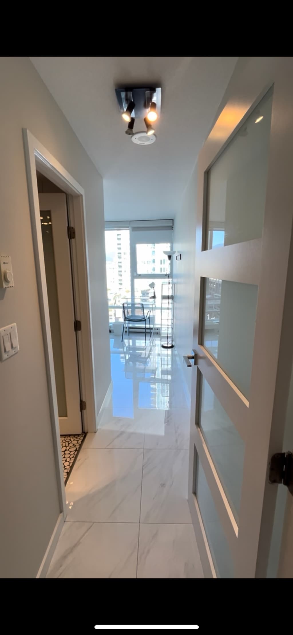 2월입주 // 마스터룸 // 다운타운(여성전용) 유학원부근 // 입주이사지원가능(공항픽업가능) 썸네일