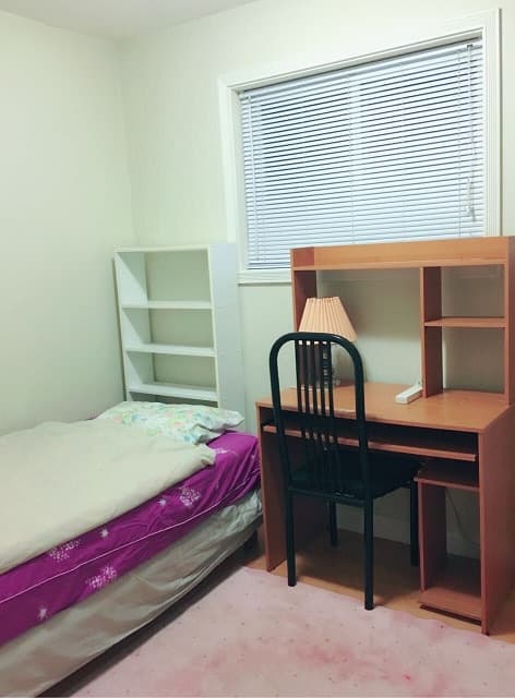 $700 ★ Vancouver private room available from Oct. 1 ★ Female only 썸네일
