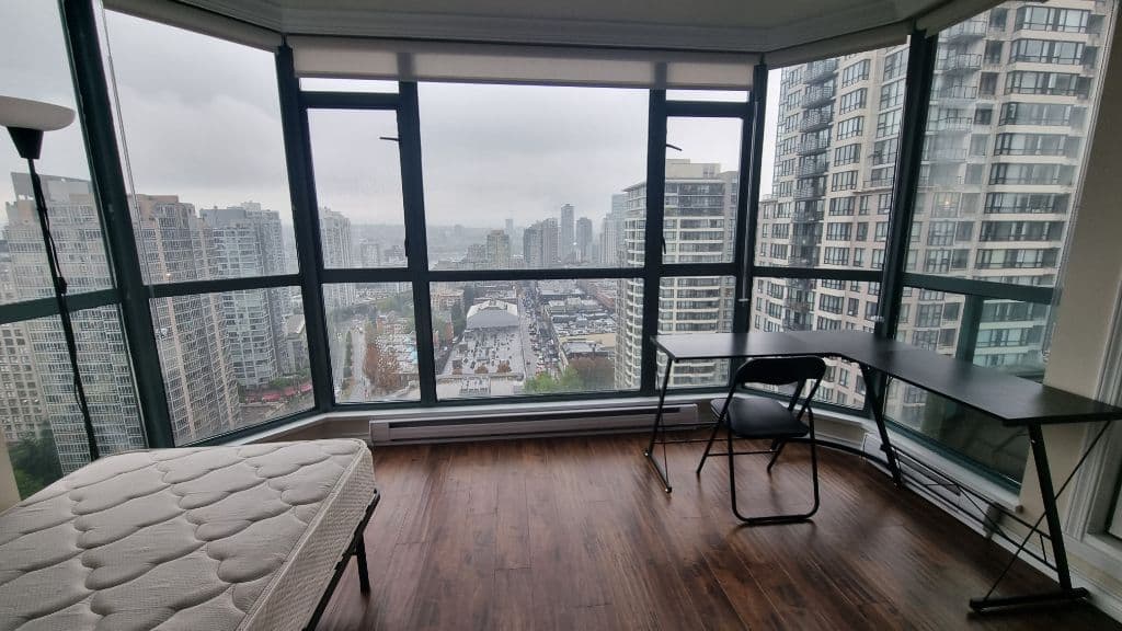 예일타운 / 여성분 / 화장실과 냉장고 쉐어 2명 / 거실룸(여1) & 세컨룸(여1) 썸네일